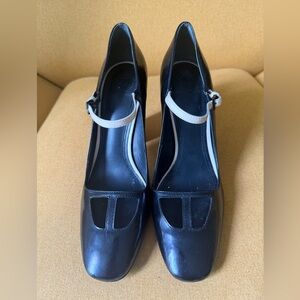Tory Burch Black Heels with Elegant Strap